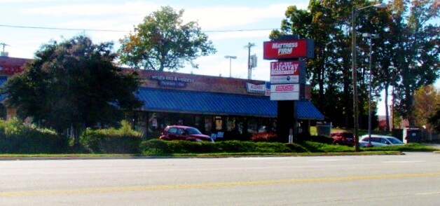 1716 Us Highway 70 SE, Hickory, NC for sale - Primary Photo - Image 1 of 1