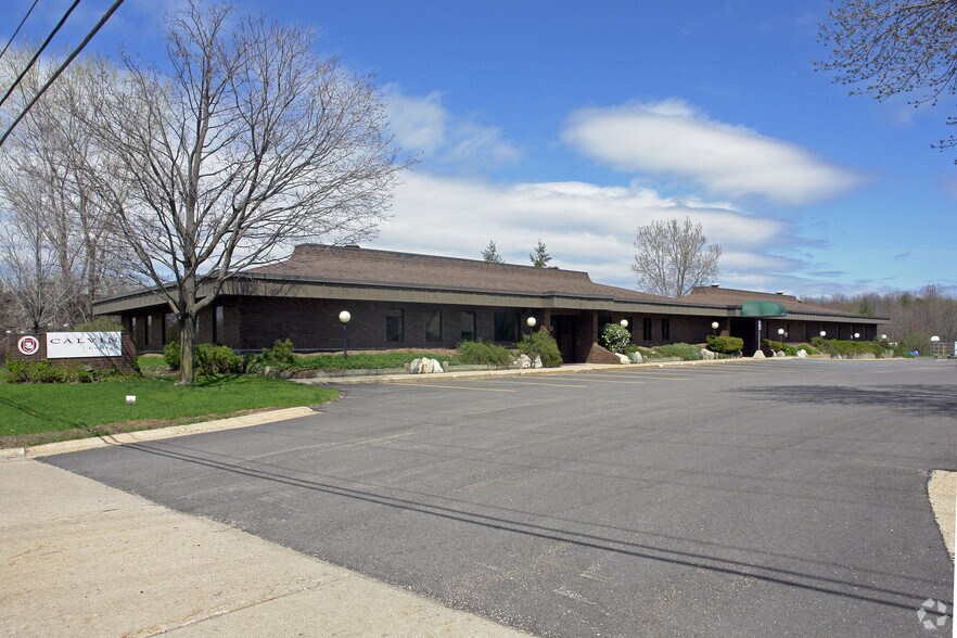 1570 E Beltline Ave SE, Grand Rapids, MI for sale - Primary Photo - Image 1 of 1