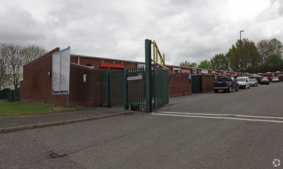Redland Clos, Coventry for lease - Primary Photo - Image 1 of 2