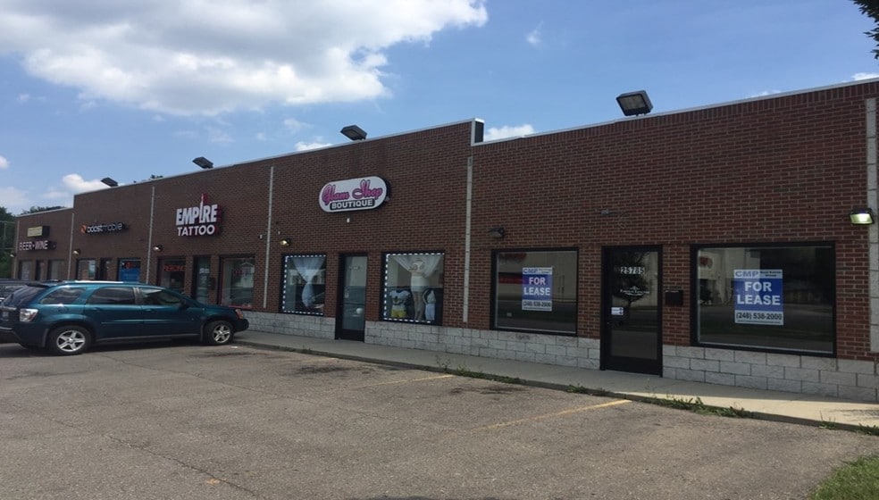 25745-25785 W 7 Mile Rd, Redford, MI for sale - Building Photo - Image 1 of 1