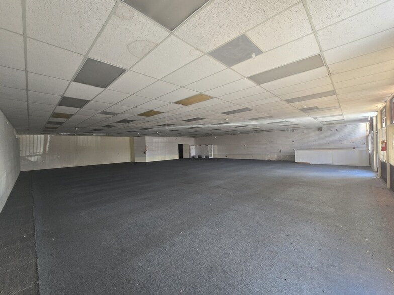 10051 Magnolia Ave, Riverside, CA for lease - Building Photo - Image 3 of 11
