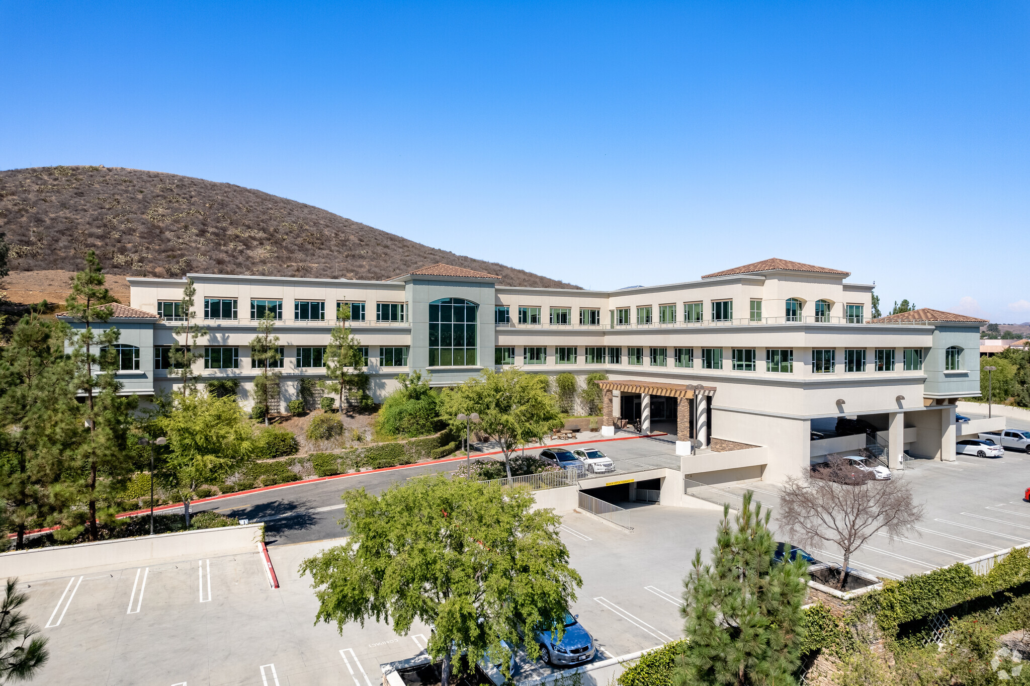 555 Marin St, Thousand Oaks, CA for sale Primary Photo- Image 1 of 8