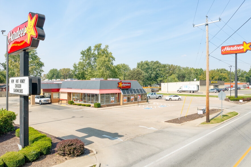 905 N Springfield St, Virden, IL for sale - Building Photo - Image 2 of 8