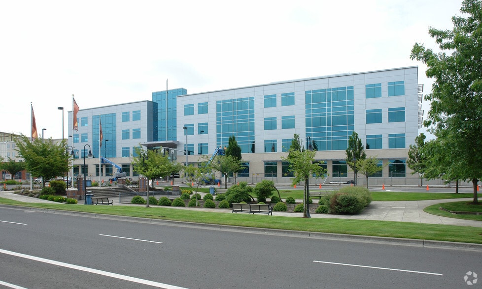 9600 NE Cascades Pky, Portland, OR for lease - Building Photo - Image 3 of 19