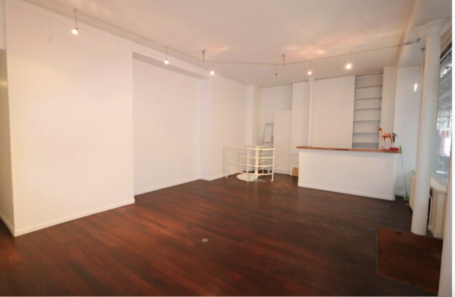 12 Rue Ernest Cresson, Paris for sale - Building Photo - Image 3 of 10