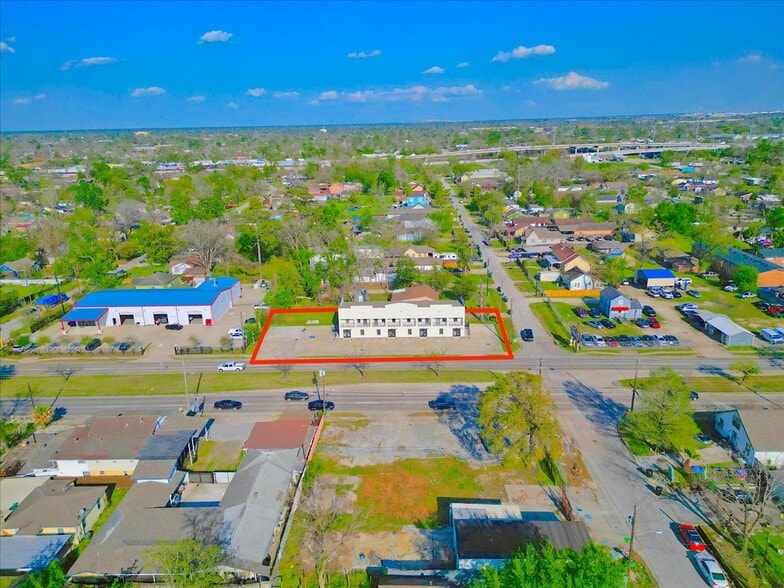 7704 Irvington Blvd, Houston, TX for lease - Building Photo - Image 1 of 60