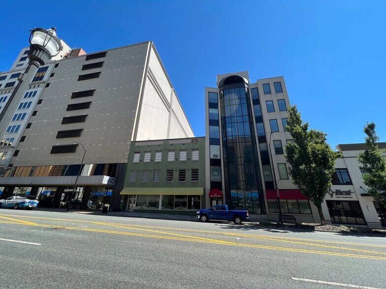 233 S Main St, High Point, NC for sale - Building Photo - Image 1 of 1