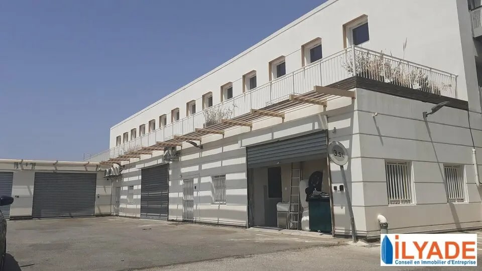 Flex in Marseille for lease - Building Photo - Image 1 of 7