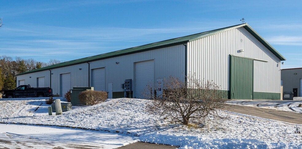 Industrial in Cataumet, MA for sale - Primary Photo - Image 1 of 1