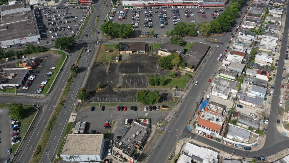 Retail in Caguas for sale - Building Photo - Image 2 of 11