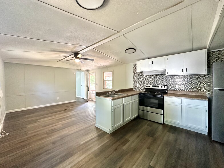 9314 Beeler Ct, Bon Aqua, TN for sale - Building Photo - Image 3 of 51