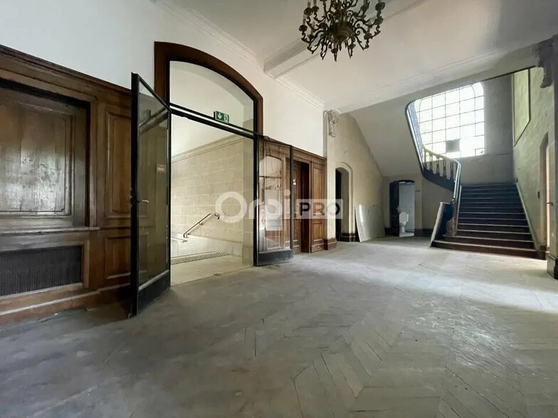 Office in Roubaix for lease - Lobby - Image 1 of 7