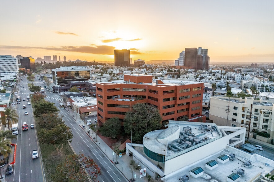 11812 W San Vicente Blvd, Los Angeles, CA for lease - Building Photo - Image 3 of 9