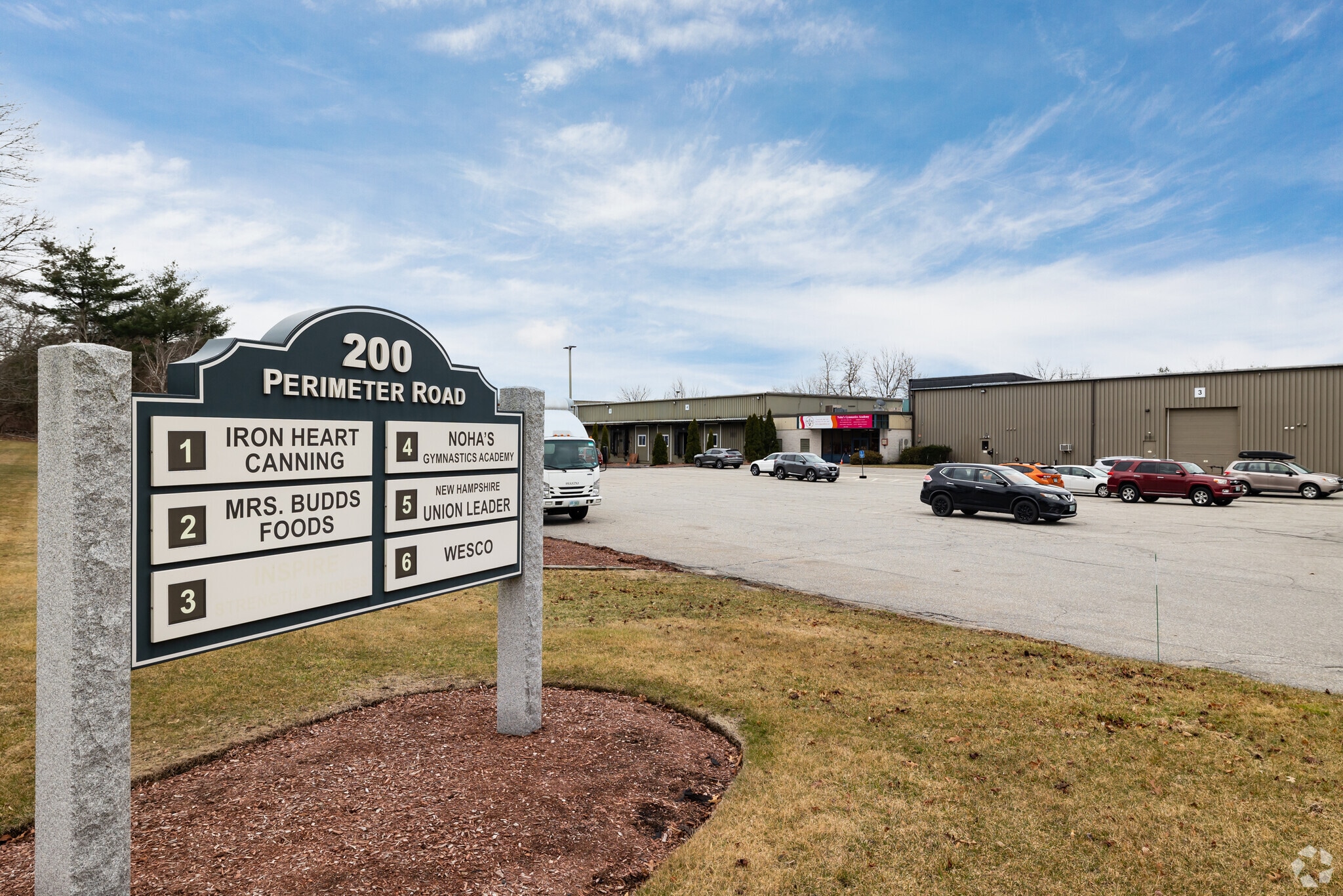 200 Perimeter Rd, Manchester, NH for sale Primary Photo- Image 1 of 1