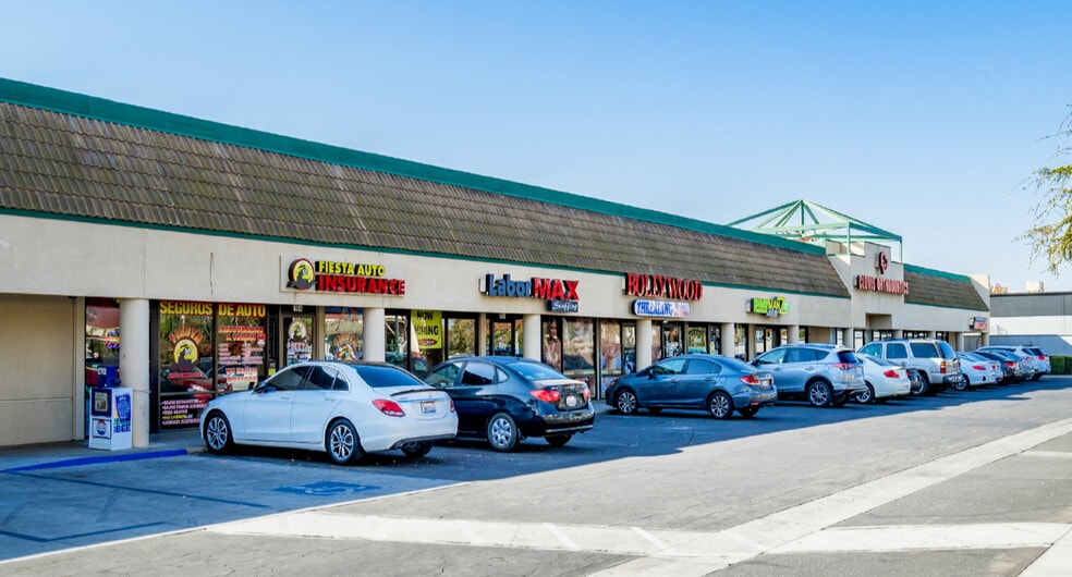 240 W Shaw Ave, Clovis, CA for sale - Building Photo - Image 2 of 2