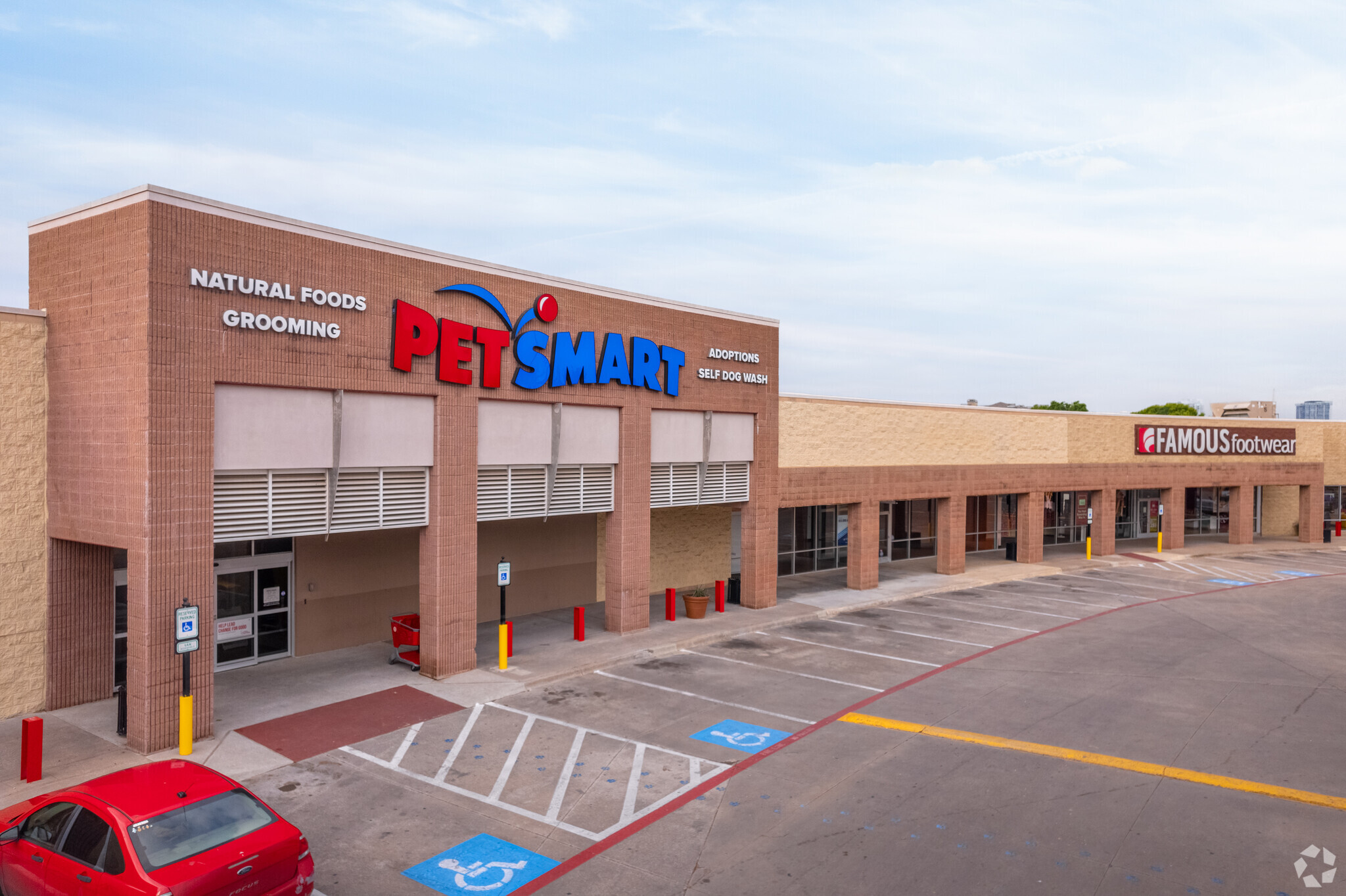 2405-2415 N Haskell Ave, Dallas, TX for sale Primary Photo- Image 1 of 1