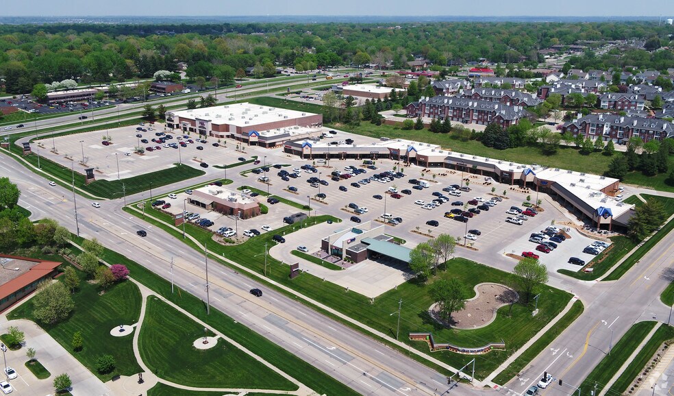 86th St, Urbandale, IA 50322 Urban Town Center