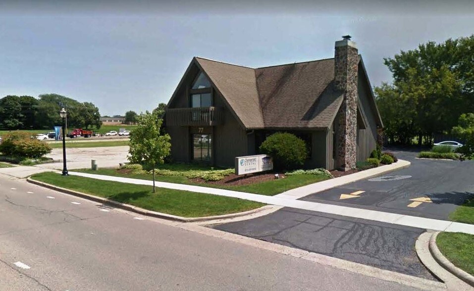 77 E Crystal Lake Ave, Crystal Lake, IL 60014