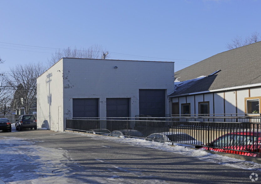 4020 Minnehaha Ave, Minneapolis, MN for lease - Building Photo - Image 3 of 40