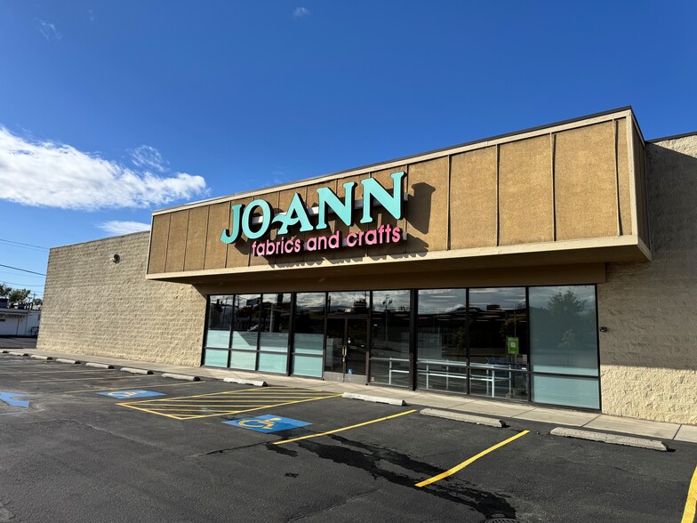 481 N Wilbur Ave, Walla Walla, WA for lease - Building Photo - Image 1 of 8