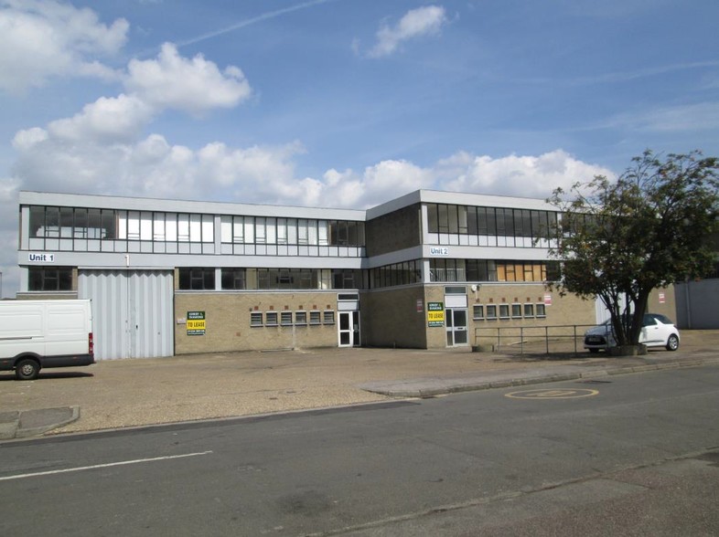 Eldon Way, Biggleswade for lease - Primary Photo - Image 1 of 1