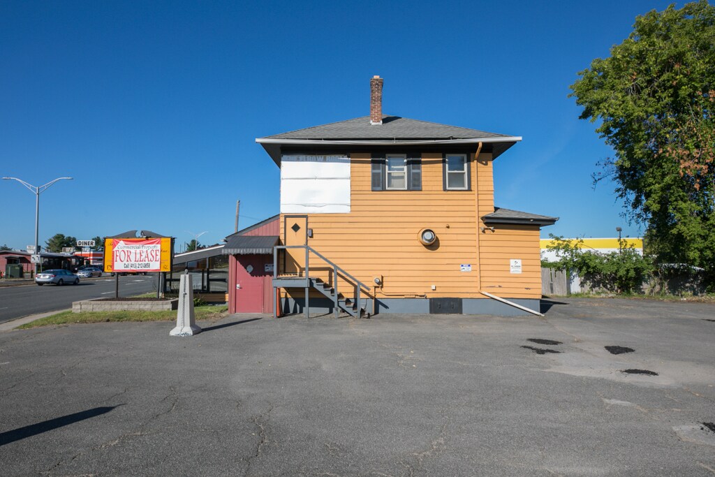 881 Dalton Ave, Pittsfield, MA 01201