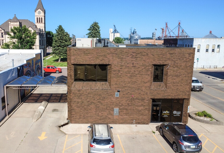 102 W 5th St, Canton, SD for sale - Building Photo - Image 3 of 23