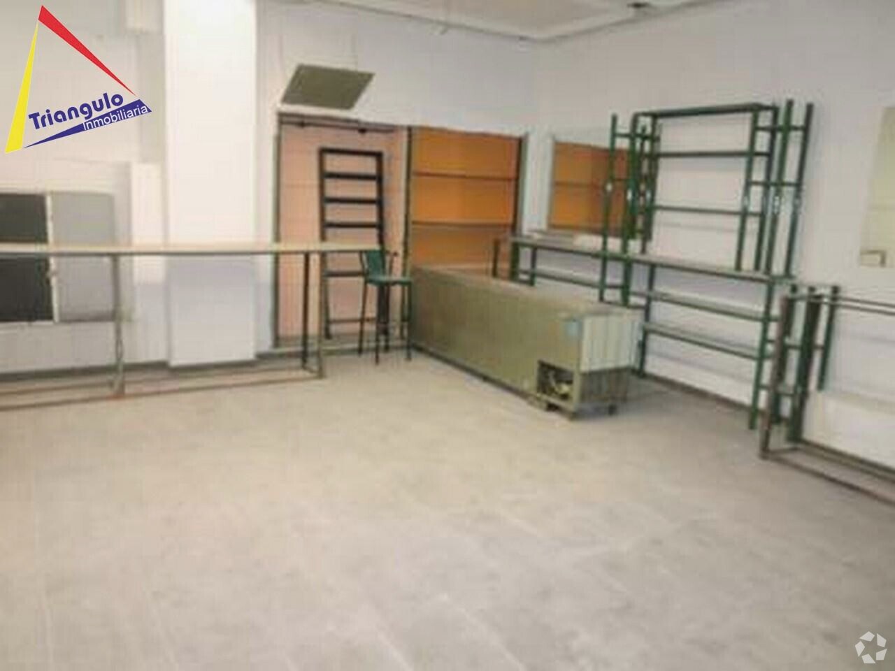 Retail in Segovia, Segovia for lease Interior Photo- Image 1 of 2