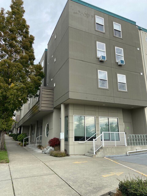 4250 Aurora Ave N, Seattle, WA for sale Building Photo- Image 1 of 1