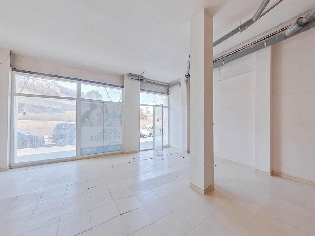 Manresa, BAR 08242 -  -  - Interior Photo - Image 1 of 7