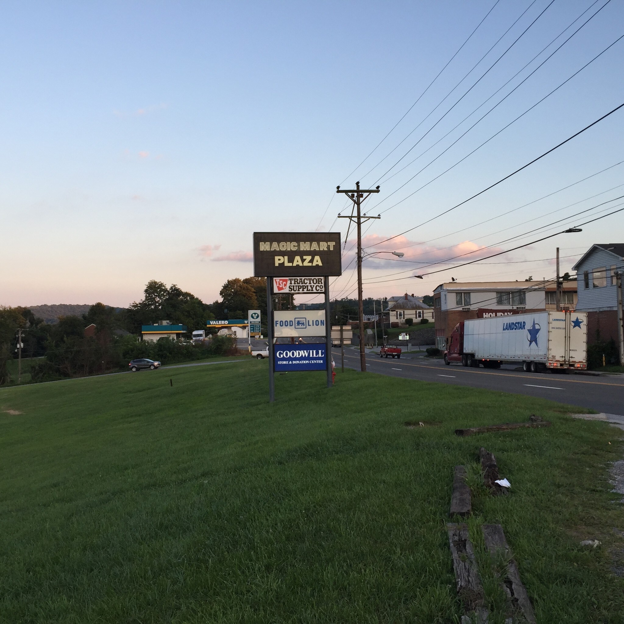 302 N Main St, Pearisburg, VA 24134 Retail for Lease