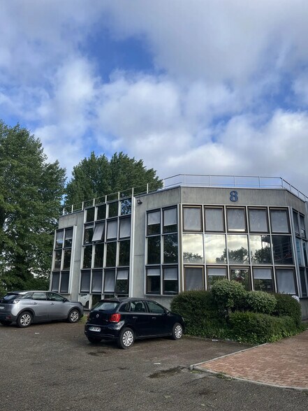 Office in Bruges for lease - Building Photo - Image 1 of 9