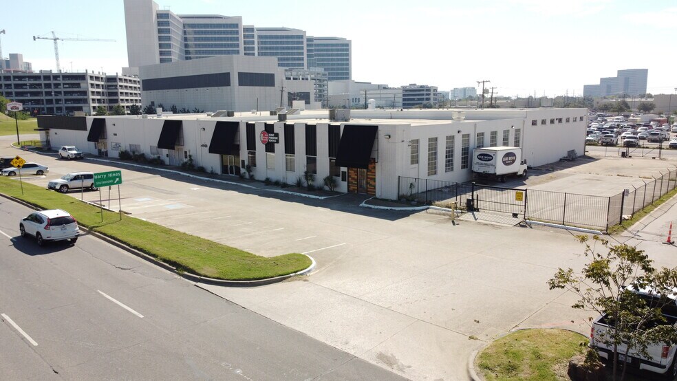 1900-1912 W Mockingbird Ln, Dallas, TX for sale - Building Photo - Image 1 of 1
