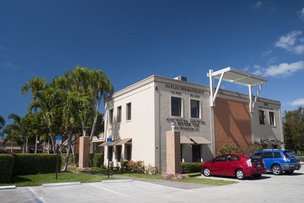 4077-4089 Tamiami Trl N, Naples, FL for lease - Building Photo - Image 1 of 4