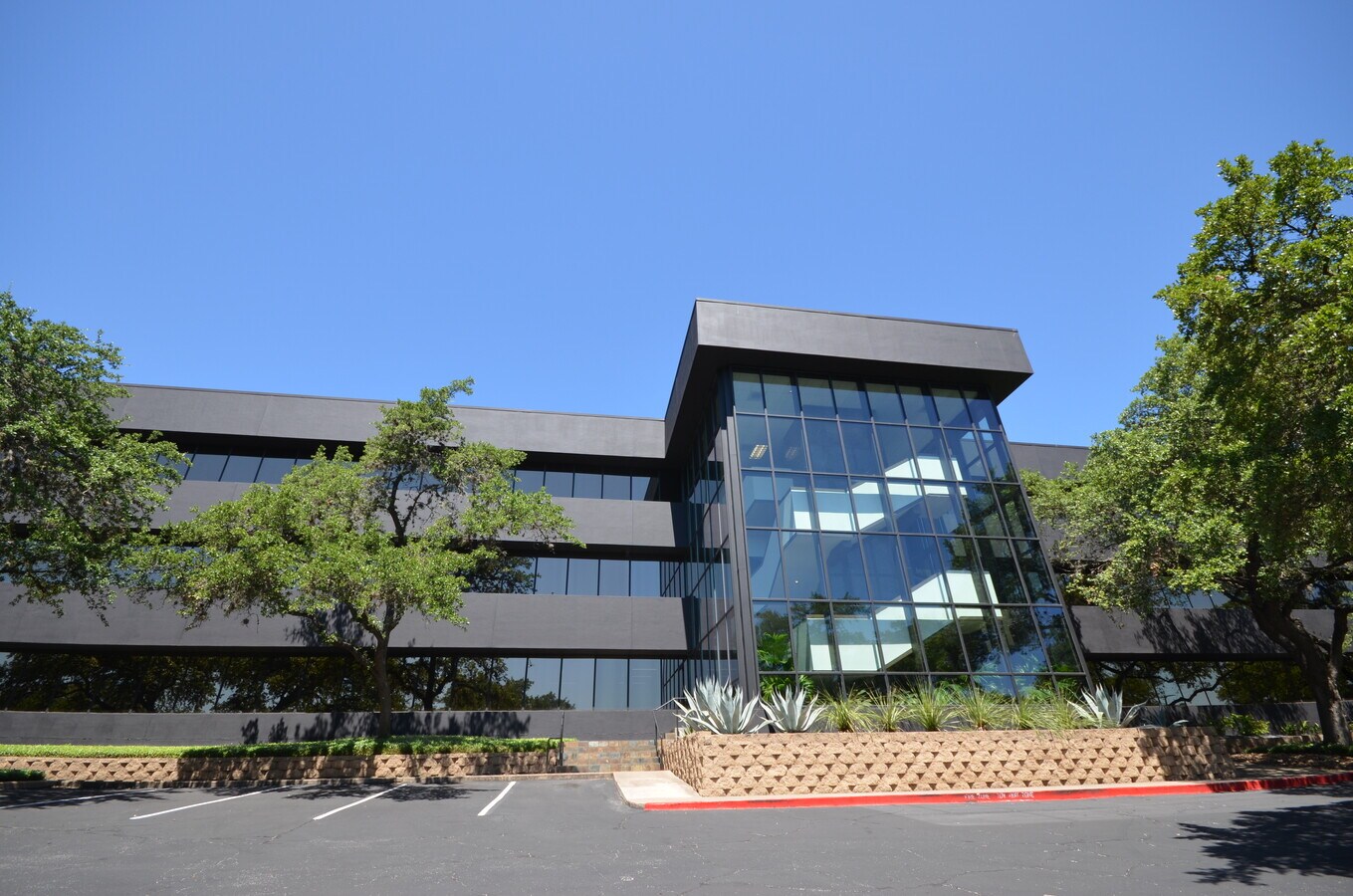 7718 Wood Hollow Dr, Austin, TX 78731 Building 7 Cross