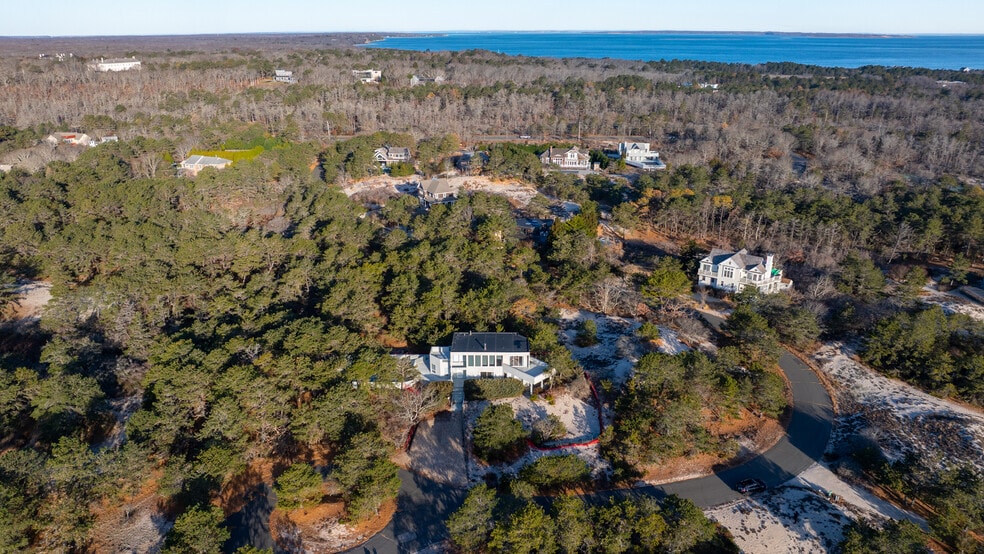 54 Sandcastle ln, Amagansett, NY for sale - Building Photo - Image 2 of 12