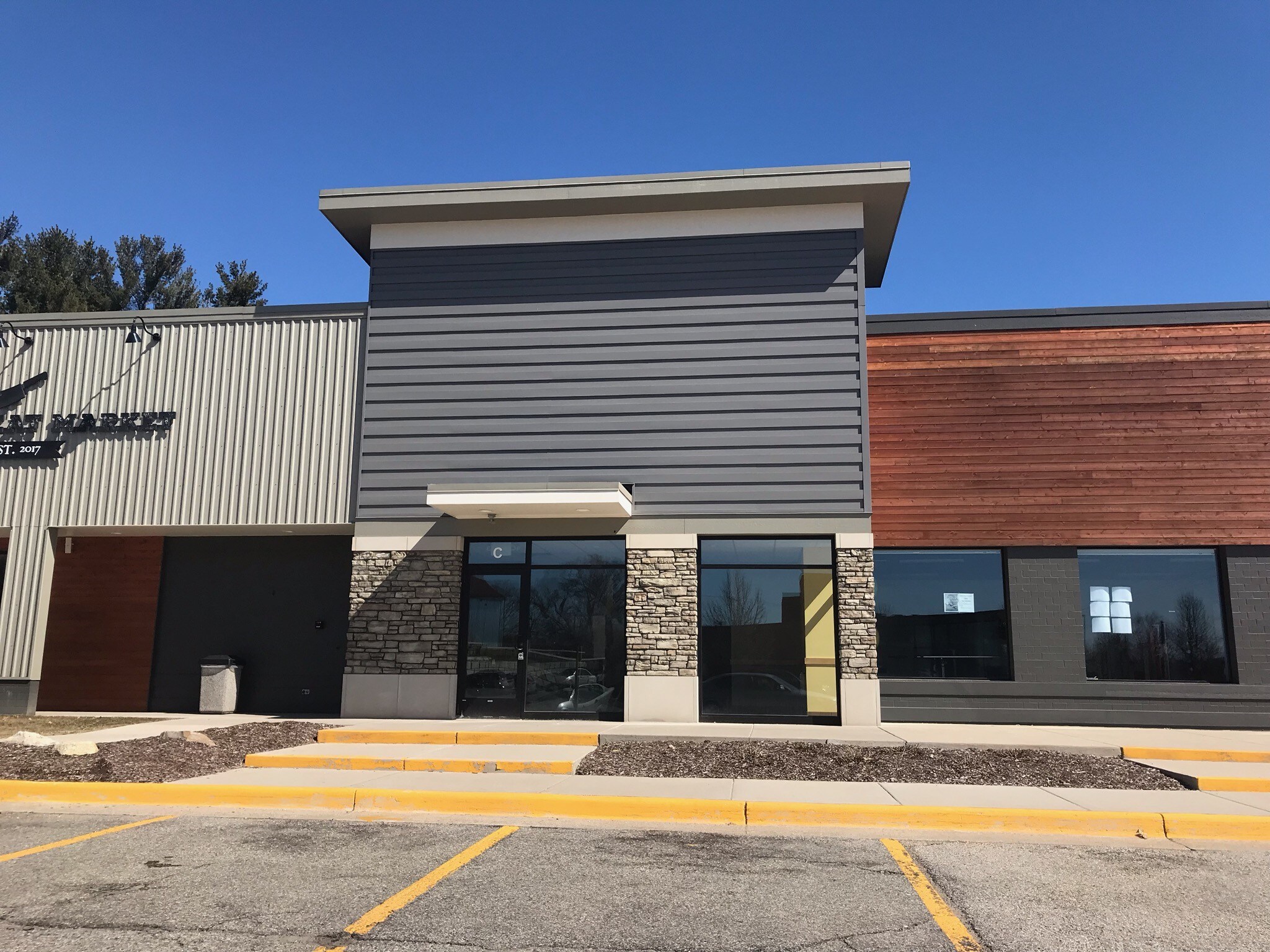 4615 W River Dr NE, Comstock Park, MI for sale Building Photo- Image 1 of 1