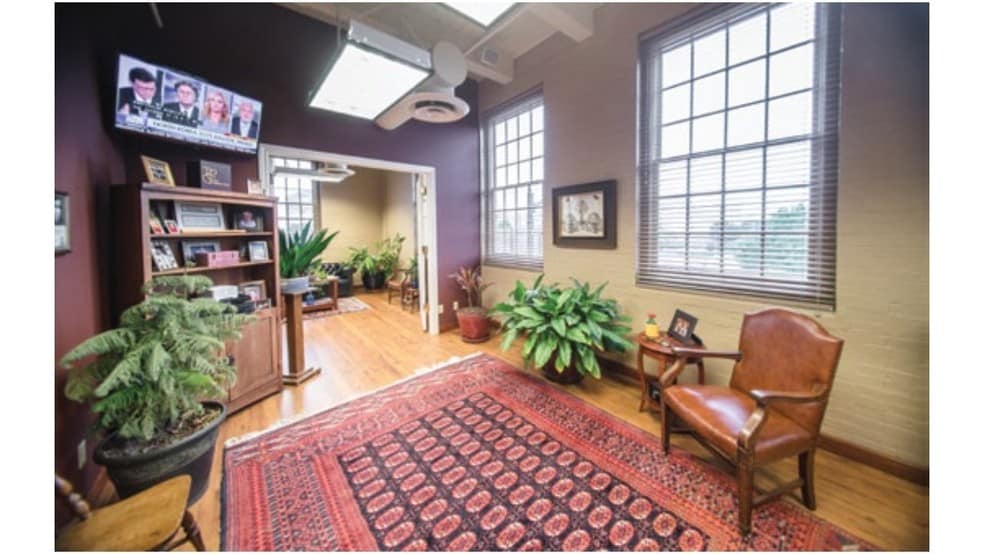 223 NW 2nd St, Evansville, IN for lease - Interior Photo - Image 3 of 4