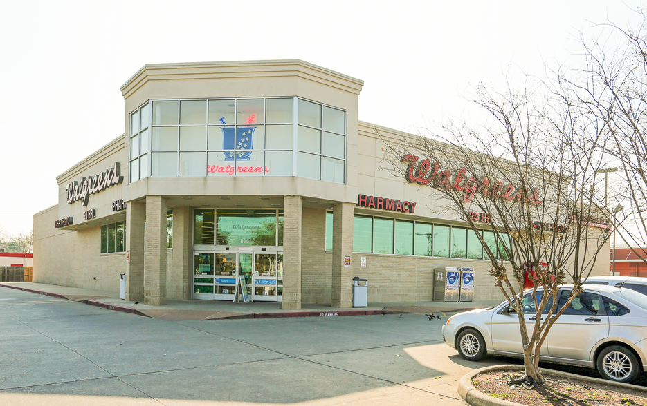 8301 Broadway St, Houston, TX for lease - Building Photo - Image 1 of 8