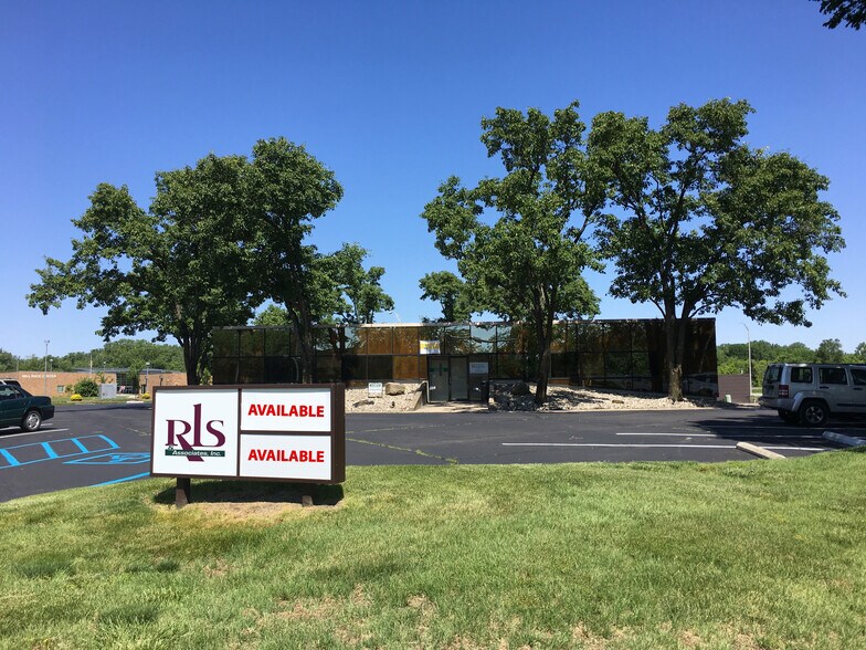 810 Brown St, Columbus, IN for sale - Building Photo - Image 1 of 1