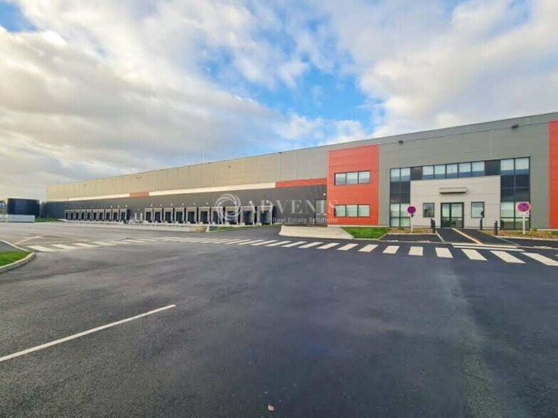 Industrial in Pléchâtel for lease - Building Photo - Image 1 of 12