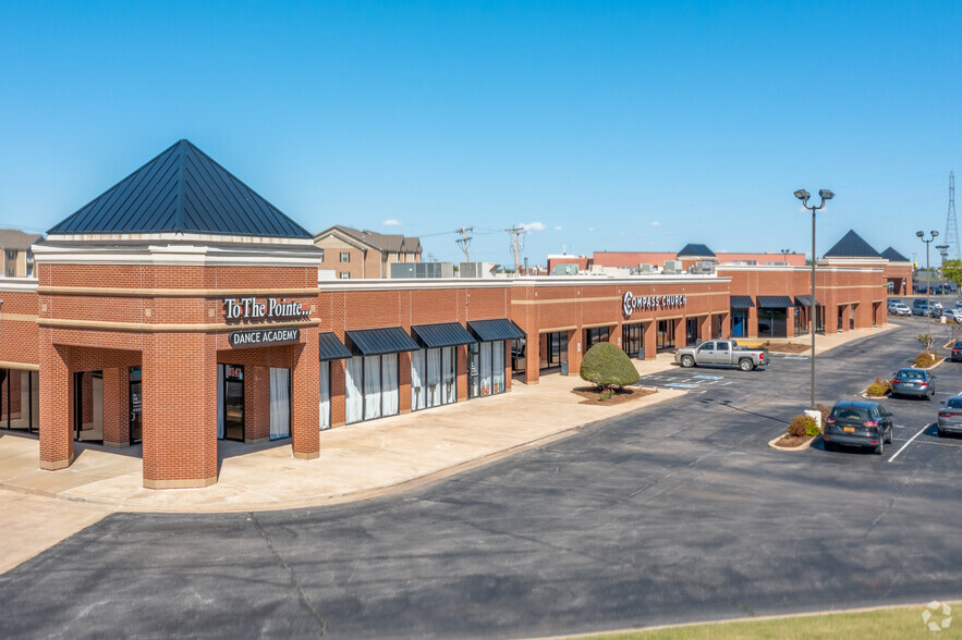 8015-9521 NW Expressway St, Oklahoma City, OK for lease - Building Photo - Image 3 of 6