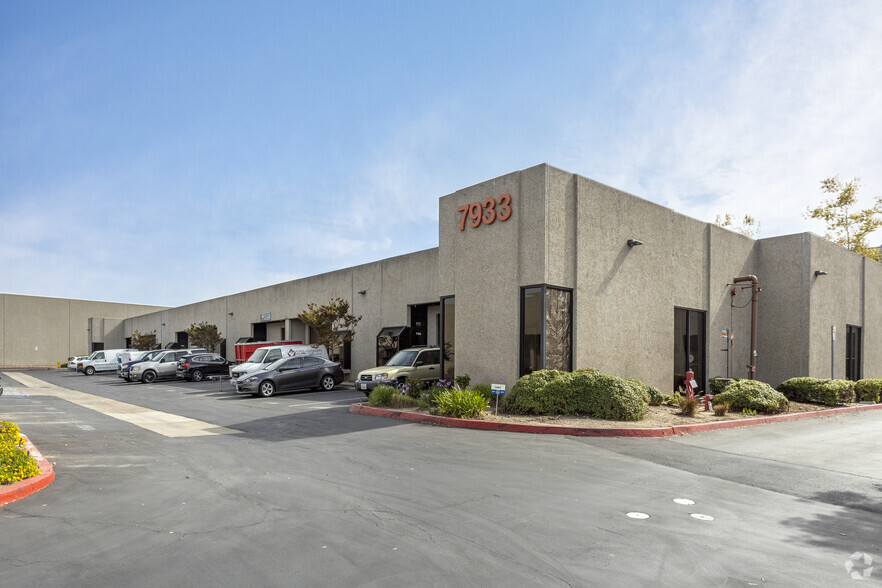 7940 Silverton Ave, San Diego, CA for lease - Building Photo - Image 3 of 8