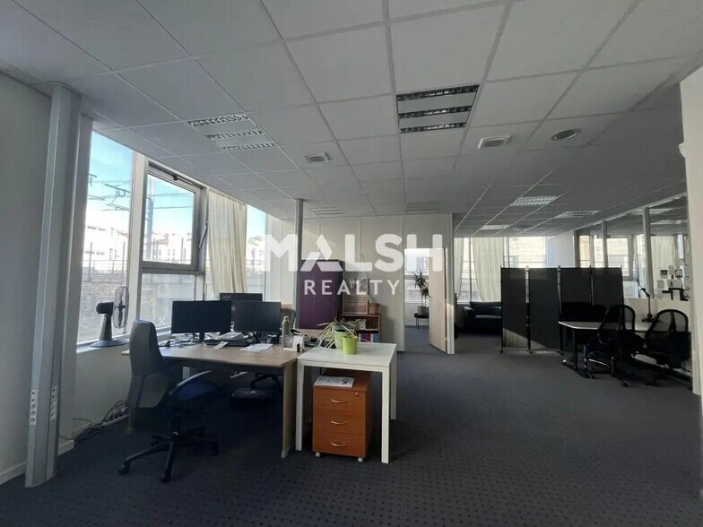 Office in Lyon for lease - Interior Photo - Image 3 of 13