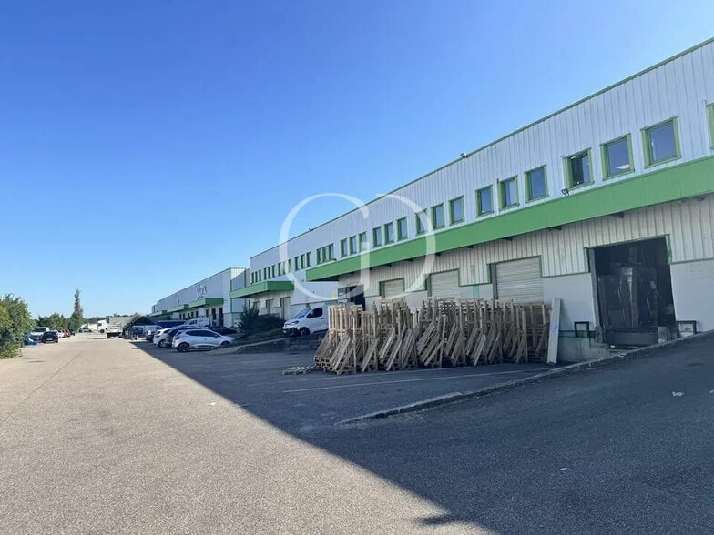 Industrial in Genas for lease - Building Photo - Image 2 of 8