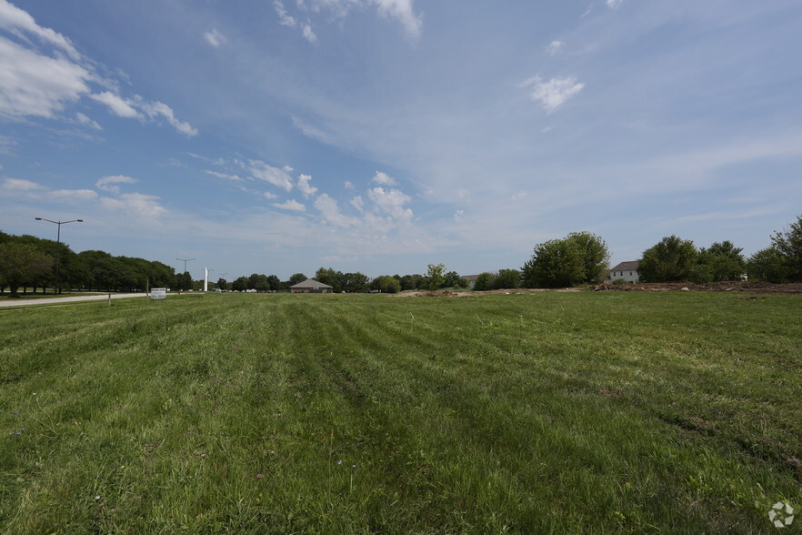 E New York St And Station Blvd, Aurora, IL for sale - Primary Photo - Image 1 of 1