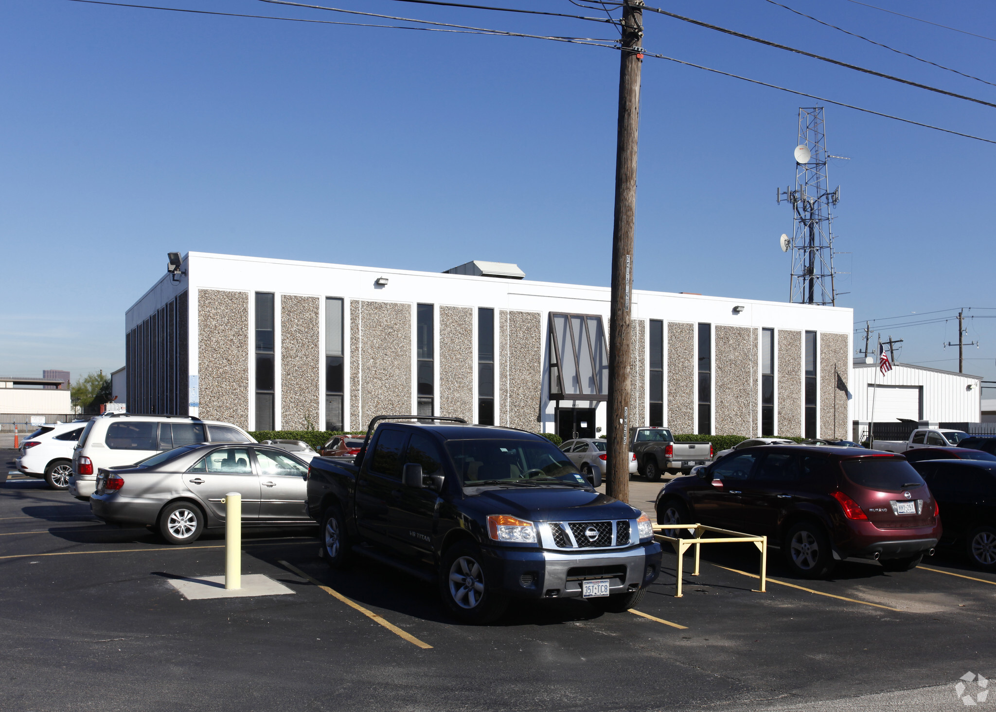 5304 Ashbrook Dr, Houston, TX for lease Building Photo- Image 1 of 2