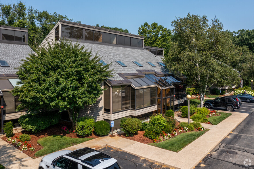 7 Kimball Ln, Lynnfield, MA for lease - Building Photo - Image 1 of 14