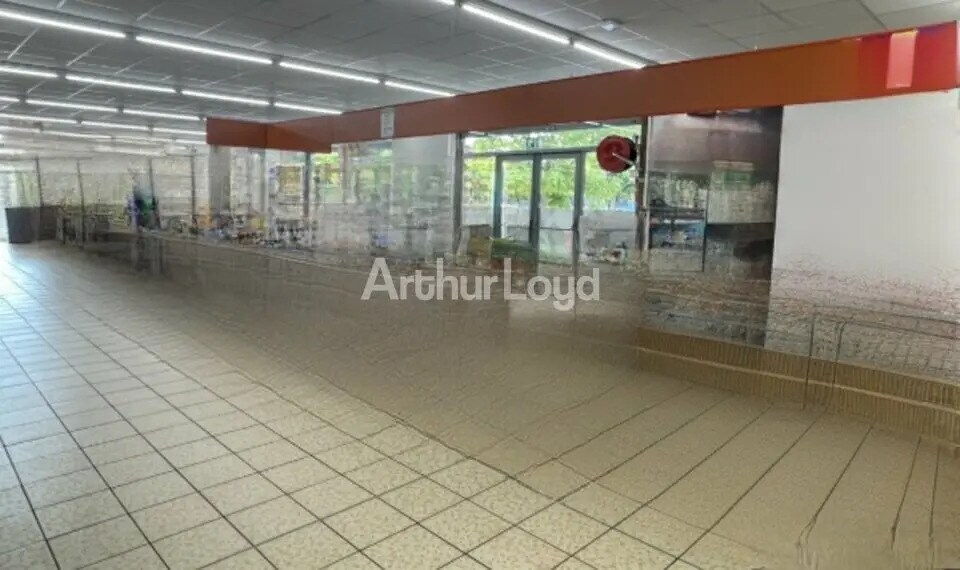 Retail in Tinqueux for lease - Interior Photo - Image 2 of 6