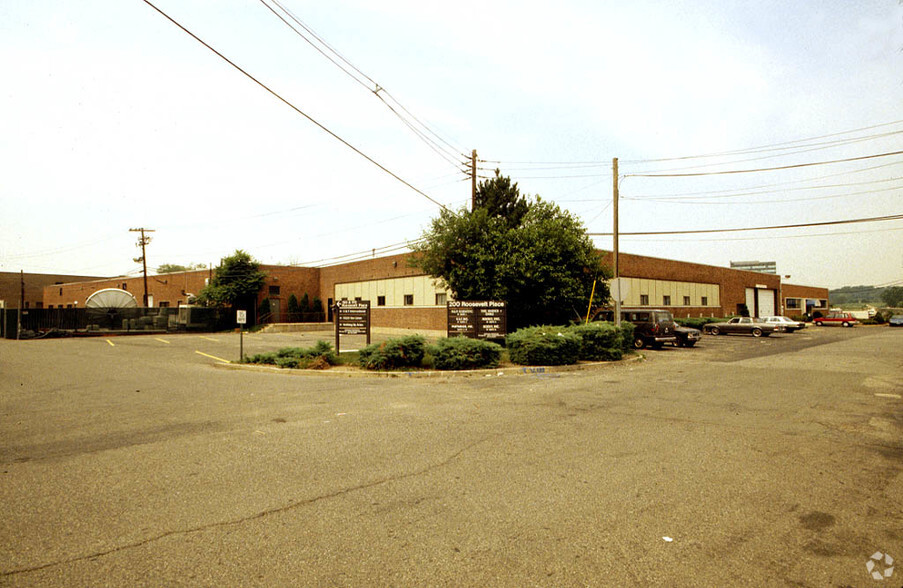 200 Roosevelt Pl, Palisades Park, NJ for lease - Primary Photo - Image 2 of 3